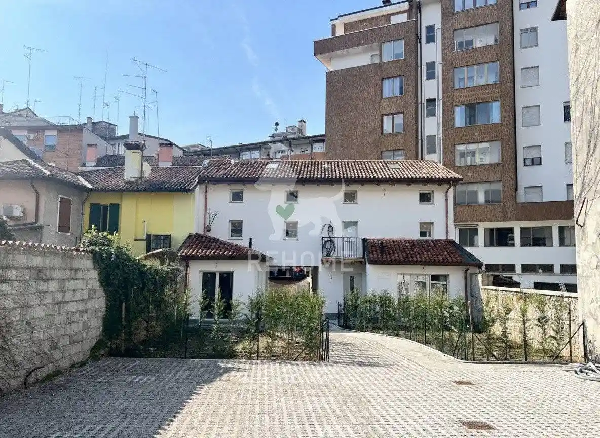 Casa indipendente in vendita a Udine