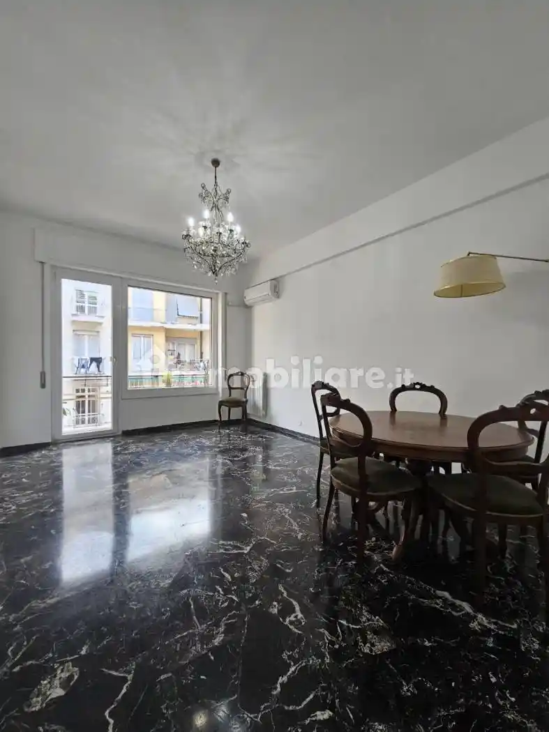 Appartamento in vendita a Genova