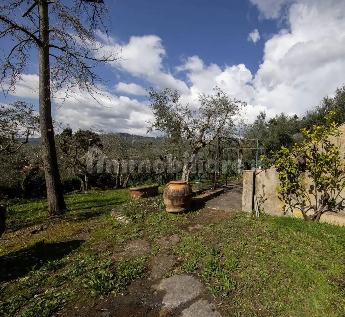 Villa in vendita a Uzzano