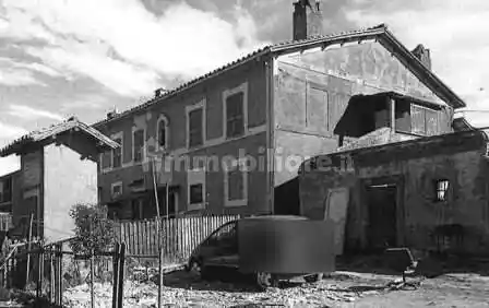 Palazzo - Stabile in vendita a Monte Compatri
