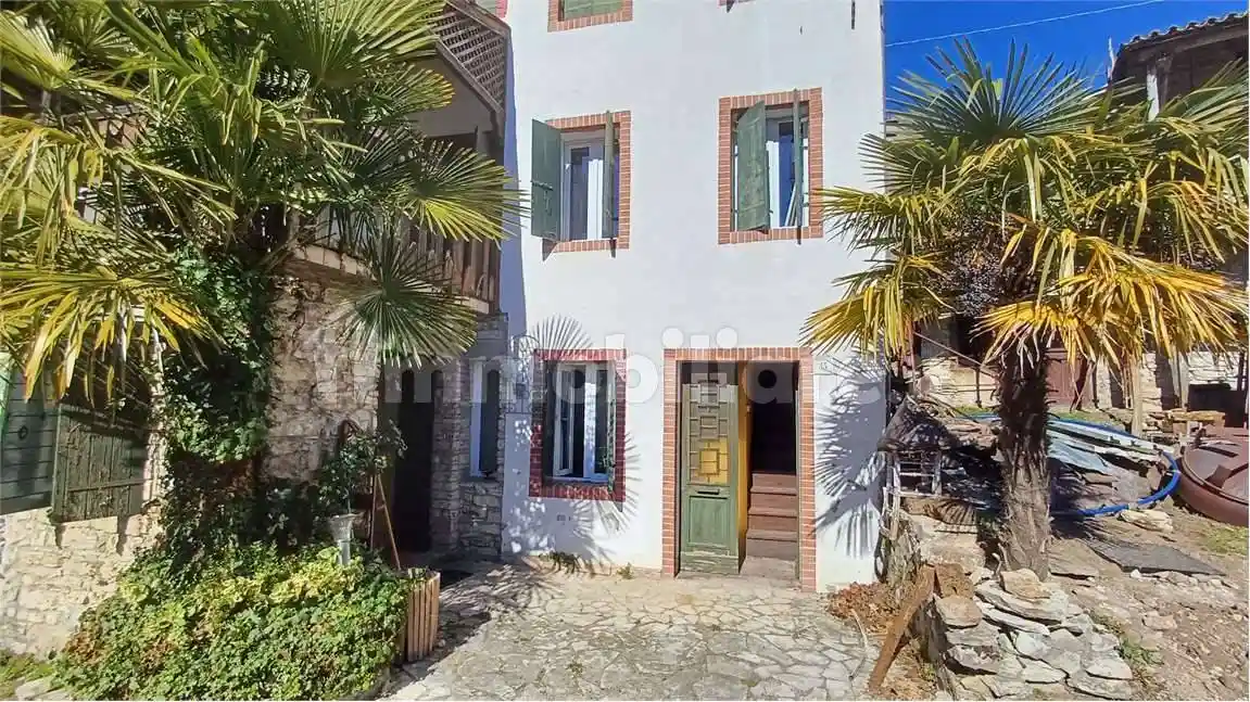 Rustico - Casale in vendita a Vittorio Veneto