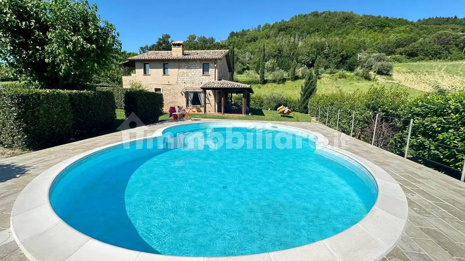 Villa in vendita a San Severino Marche