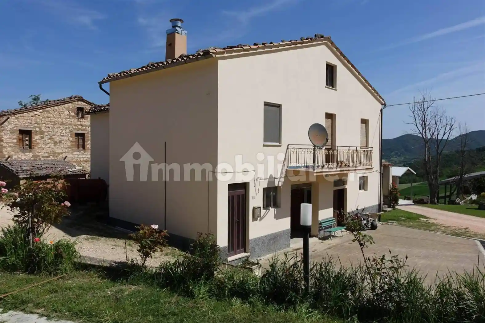 Casa indipendente in vendita a San Severino Marche