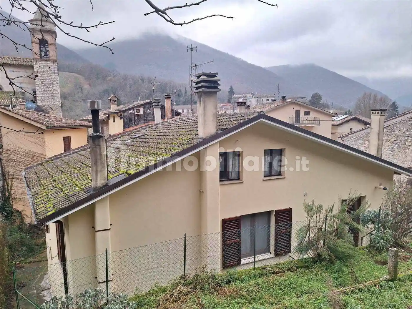 Casa indipendente in vendita a Fiuminata
