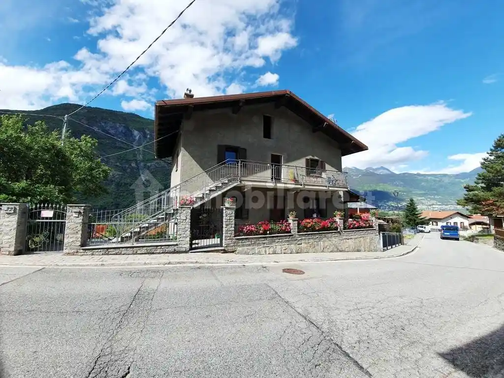 Appartamento in vendita a Pontey