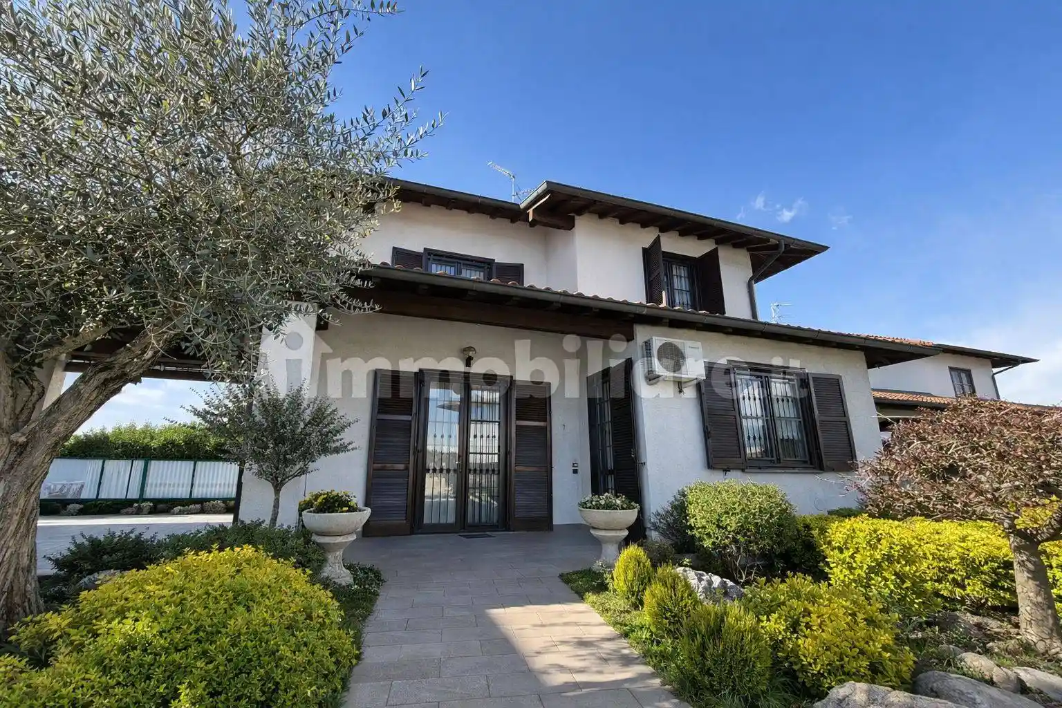 Villa in vendita a Besana in Brianza