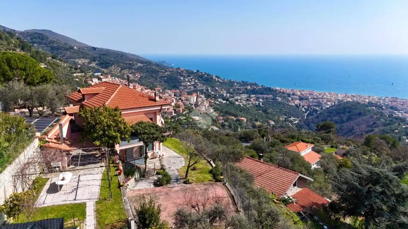 Villa in vendita a Alassio
