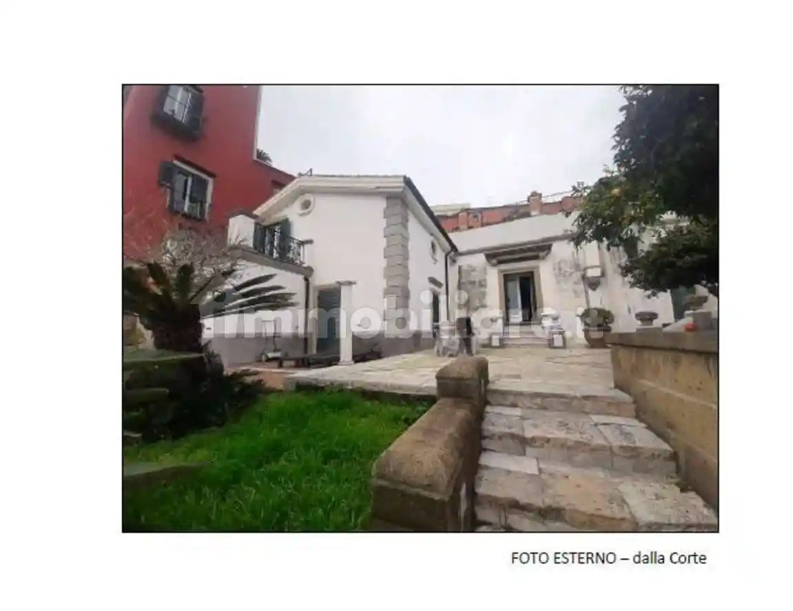 Villa in vendita a Napoli