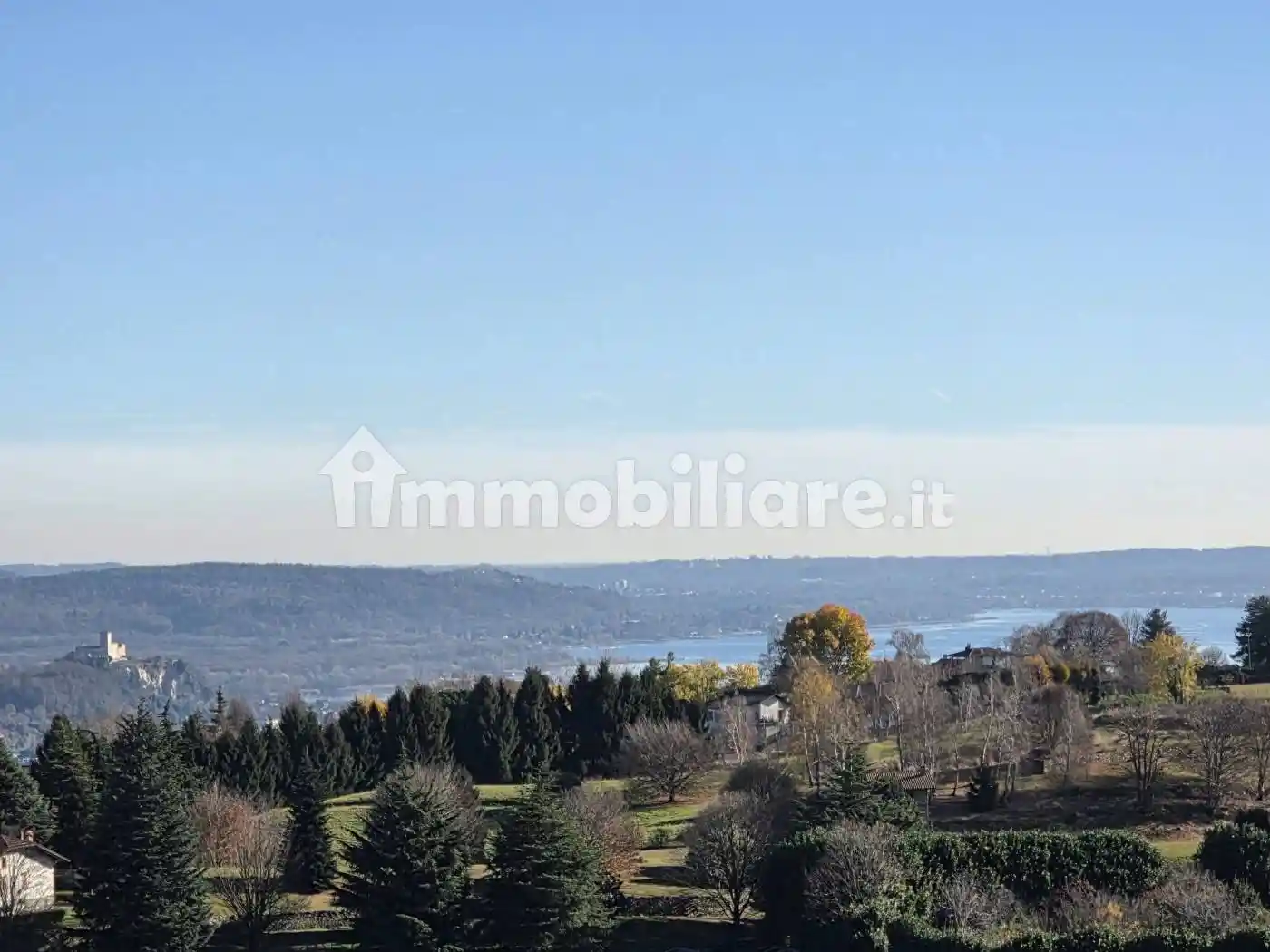 Appartamento in vendita a Nebbiuno