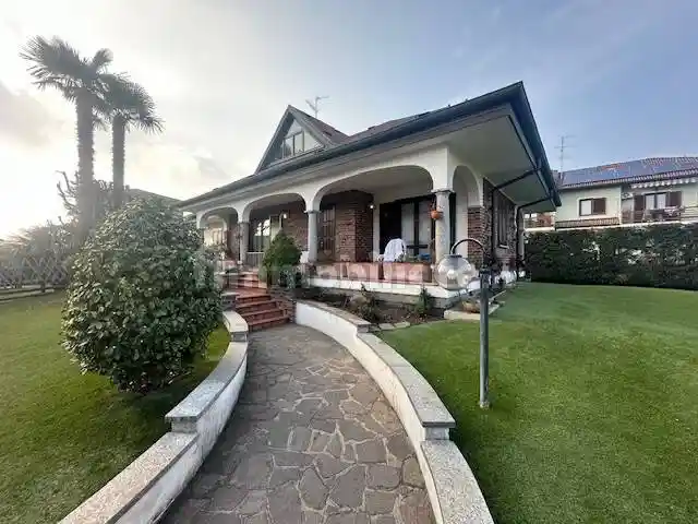 Villa in vendita a Cameri