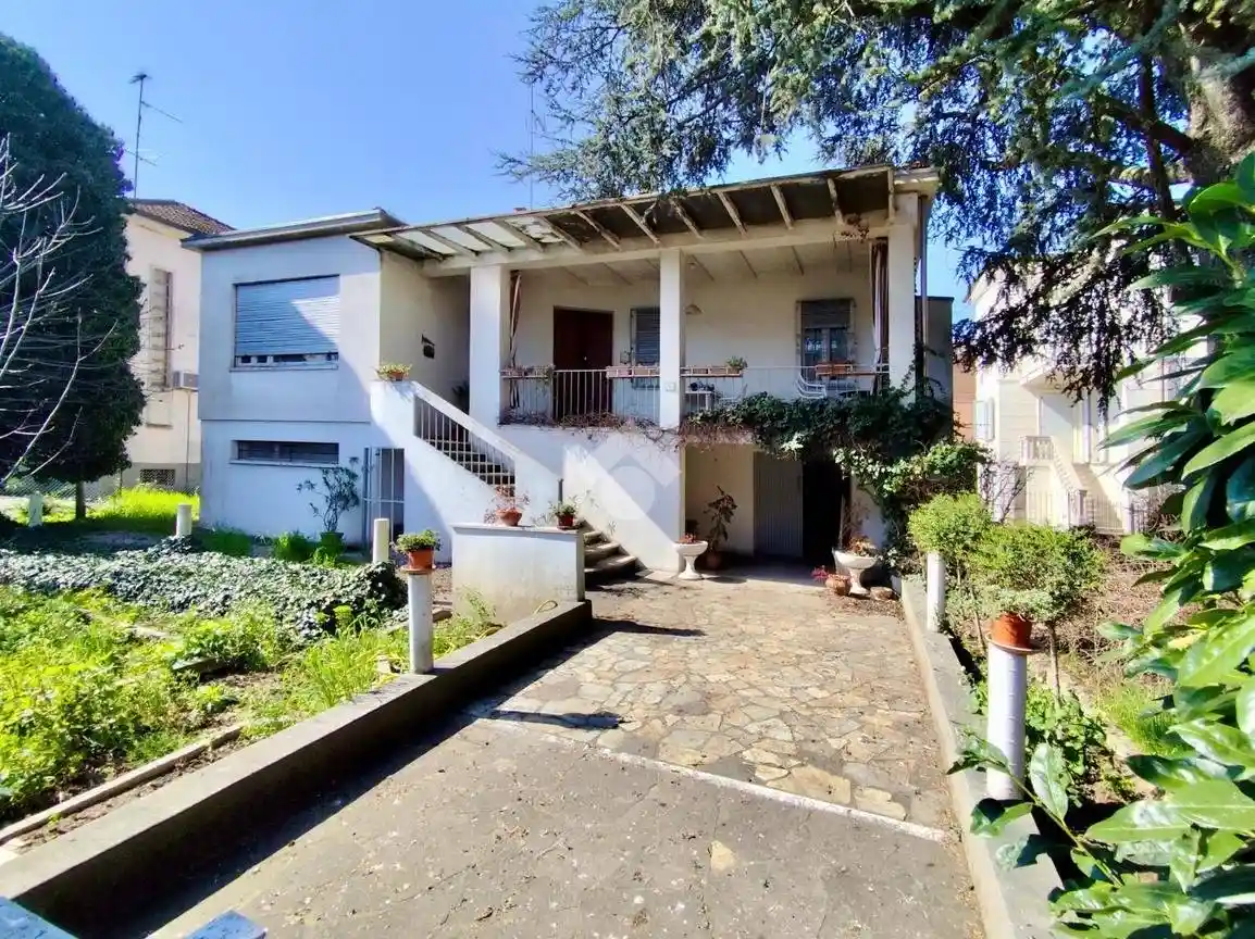 Villa in vendita a Guastalla