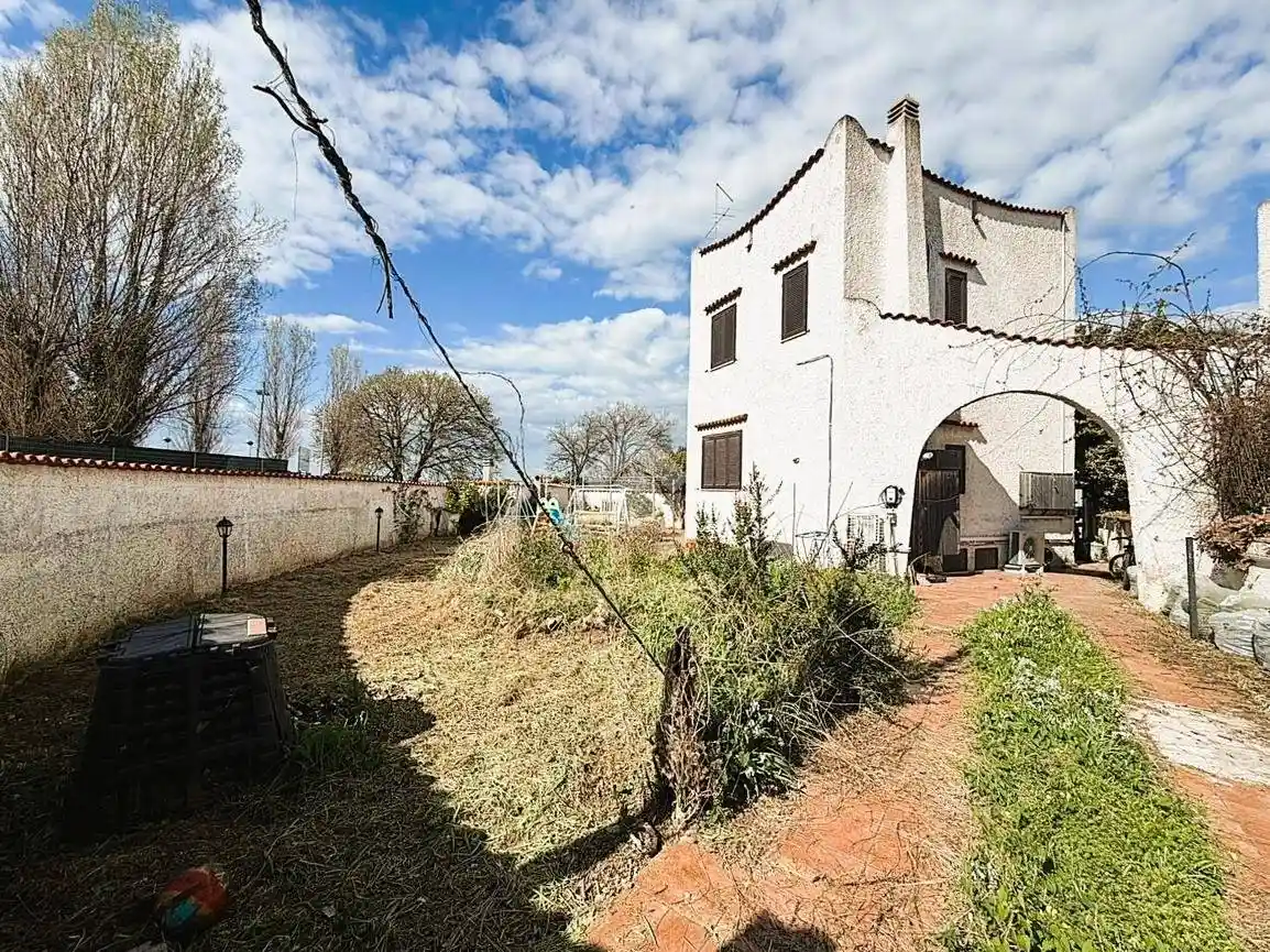 Villa in vendita a Ardea