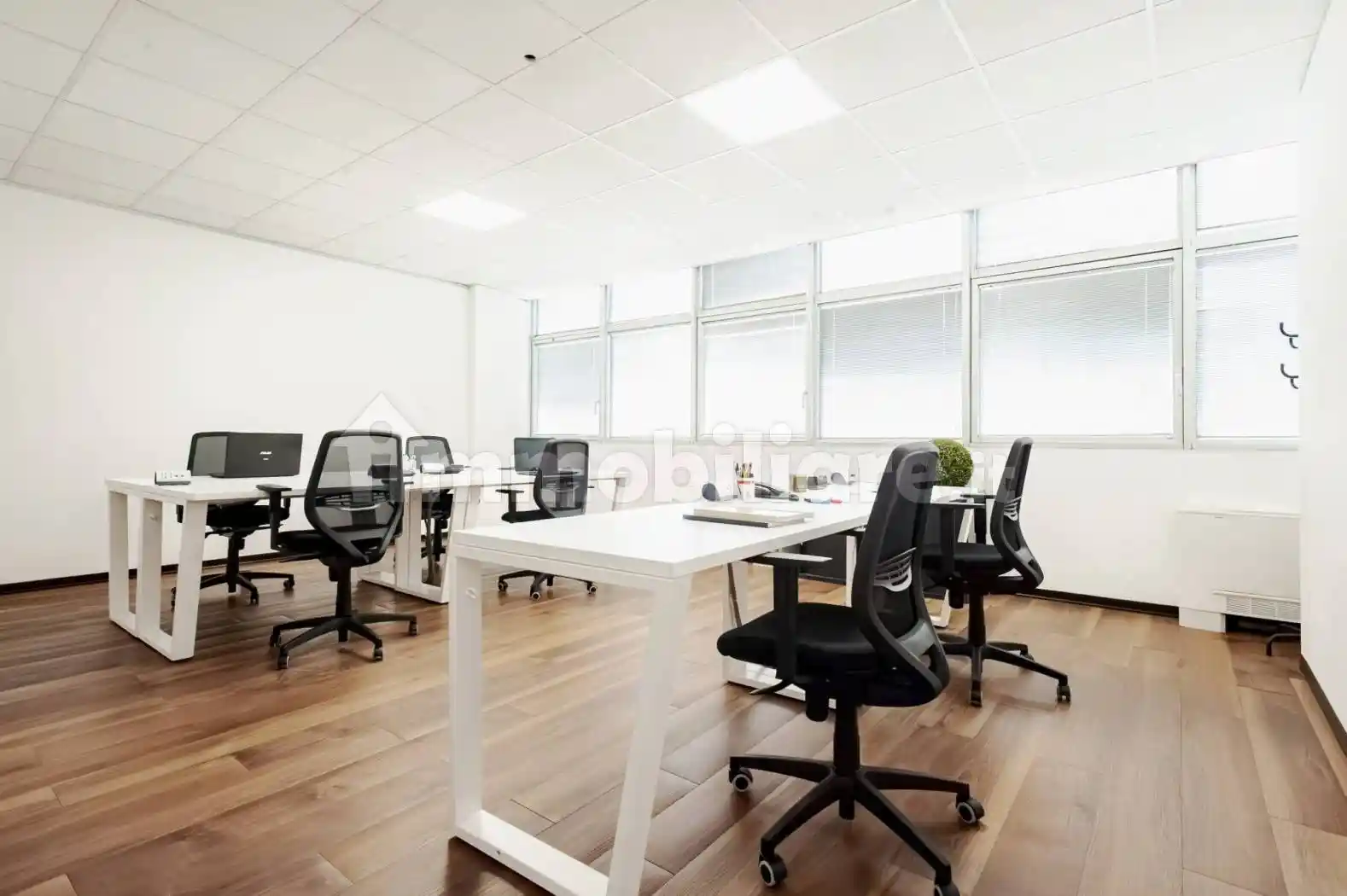 Palazzo - Edificio in affitto a Milano