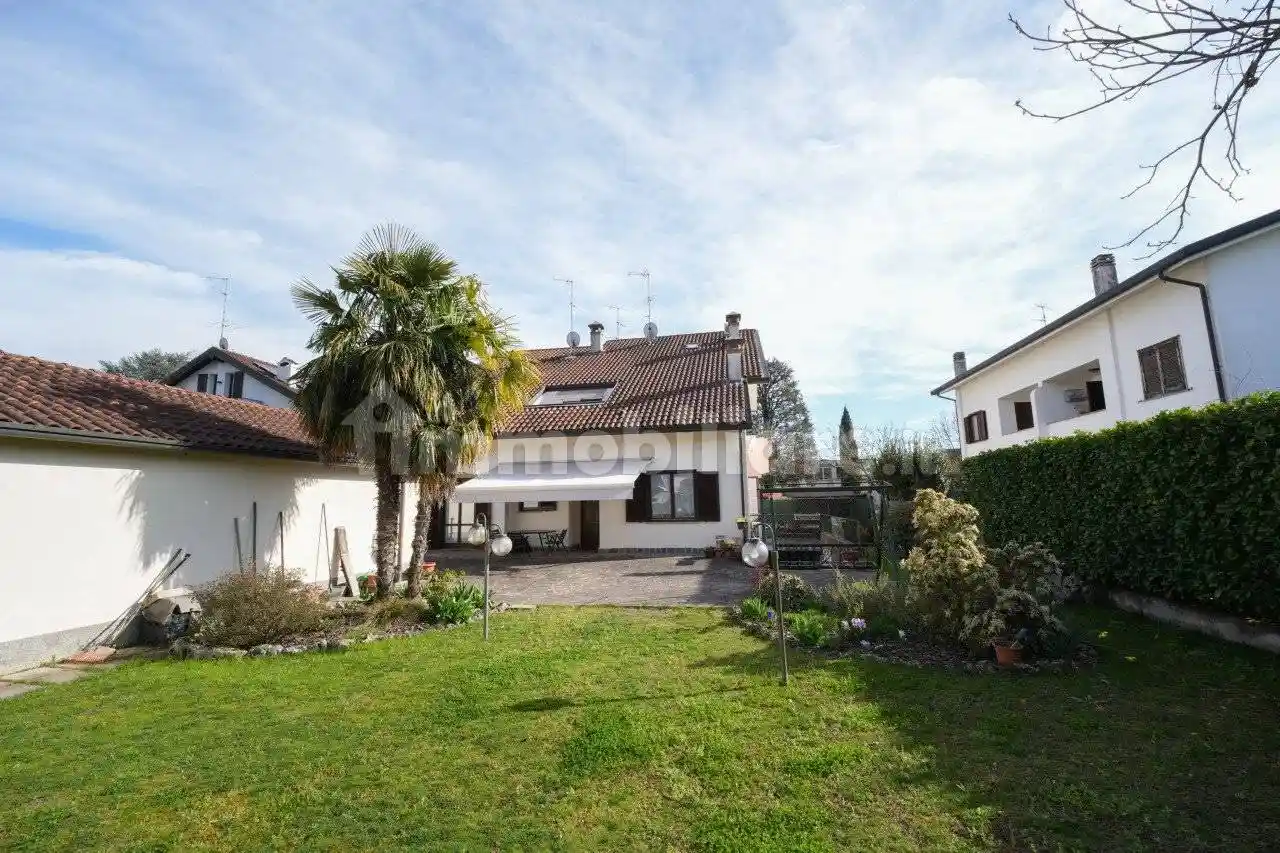 Villa in vendita a Biassono