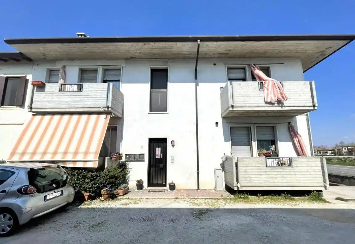 Palazzo - Edificio in vendita a Buttapietra