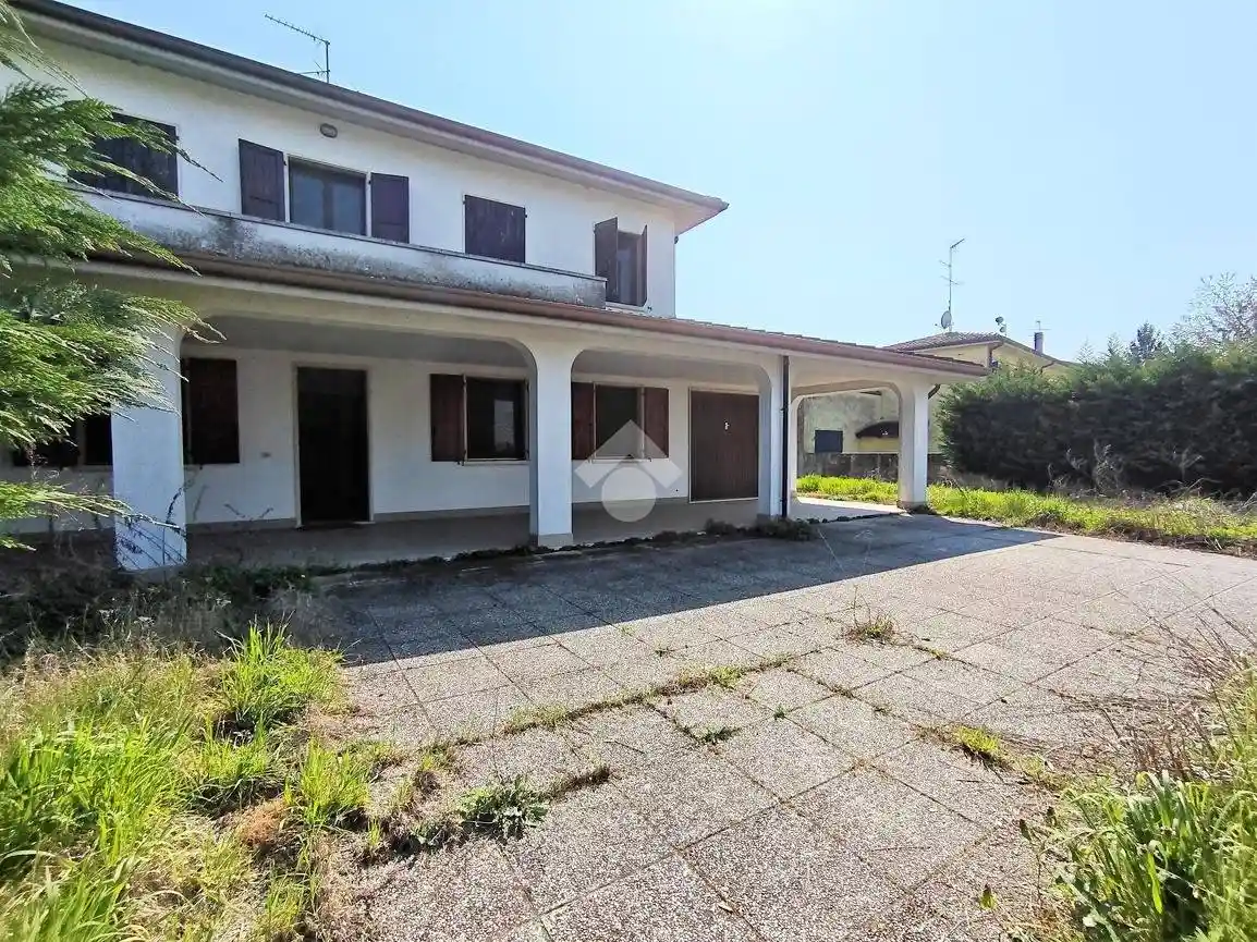 Villa in vendita a Curtatone
