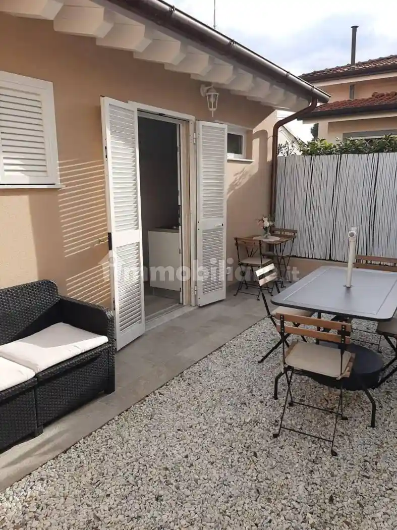 Casa indipendente in affitto a Pietrasanta