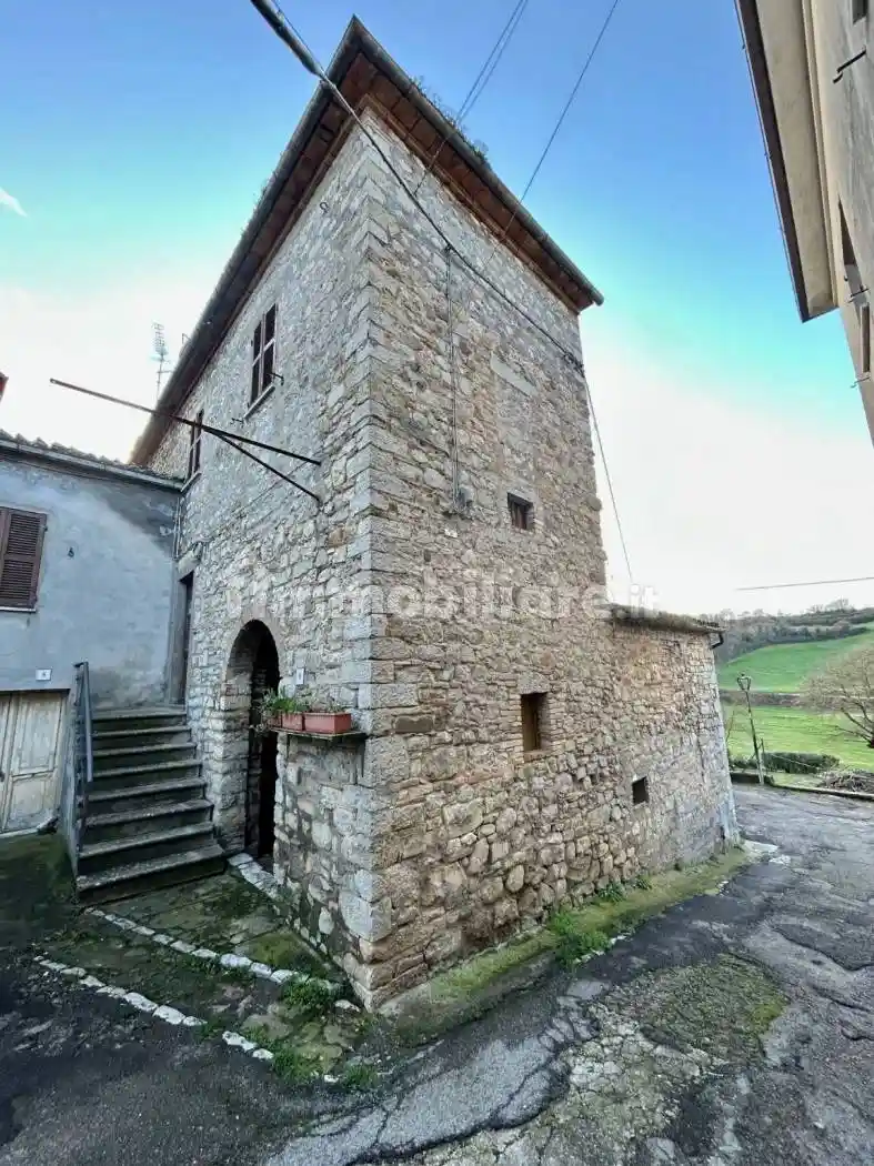 Appartamento in vendita a Baschi