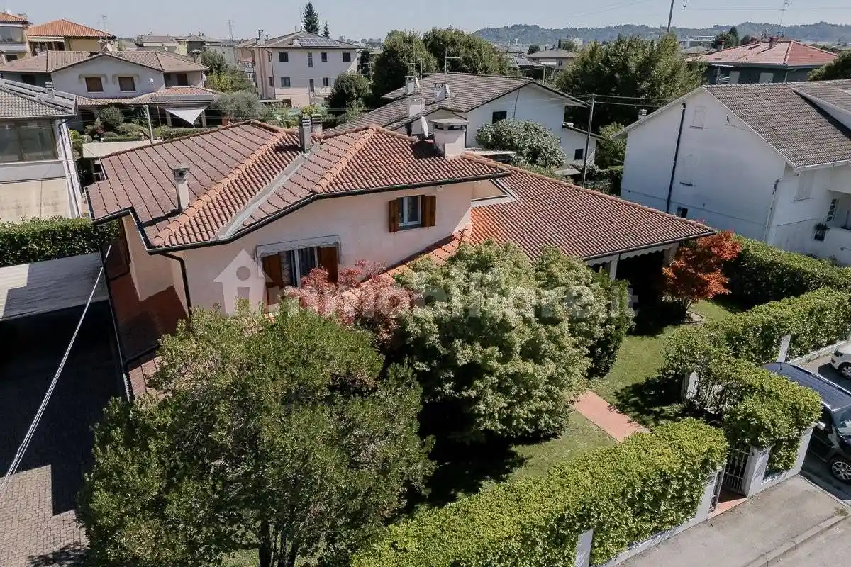 Villa in vendita a Creazzo