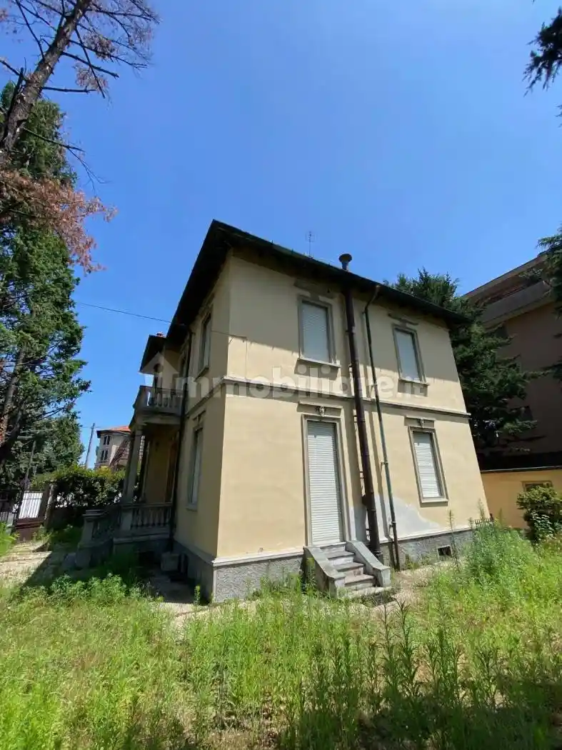 Villa in vendita a Legnano