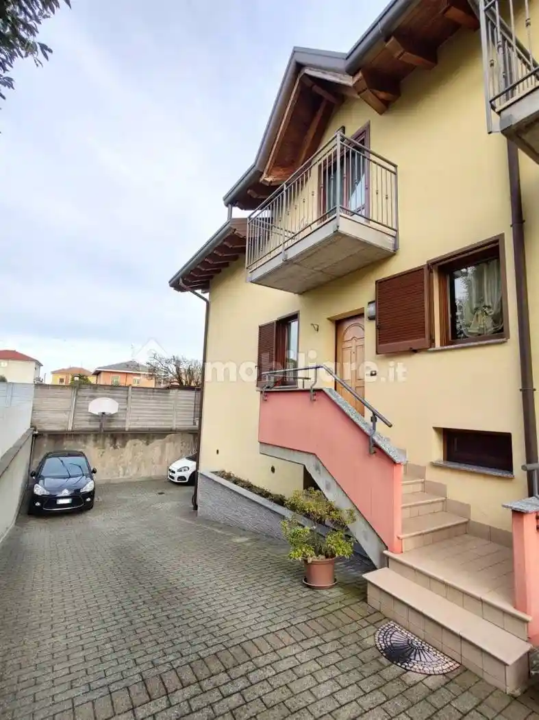 Villa in vendita a Cassano Magnago