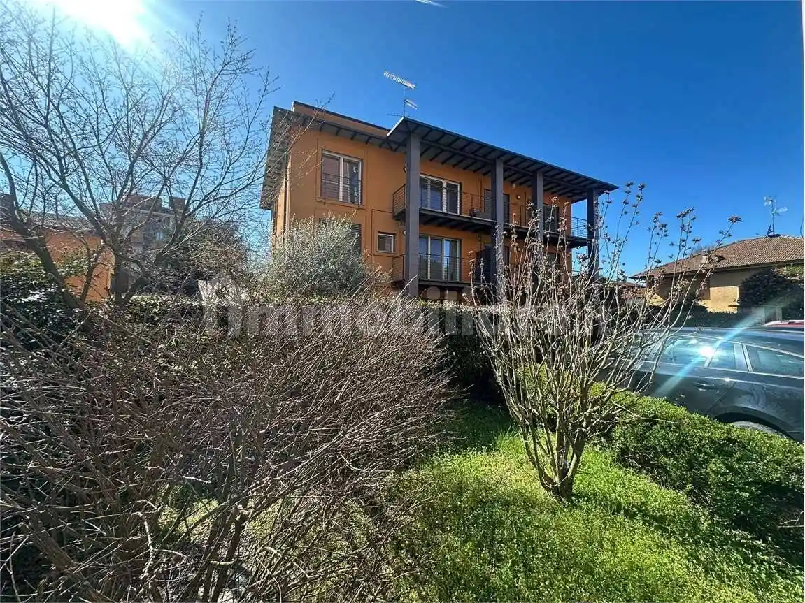 Appartamento in affitto a Sesto Calende