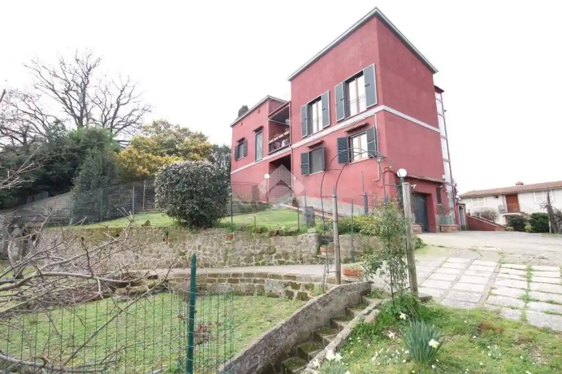 Villa in vendita a Castelnuovo di Porto