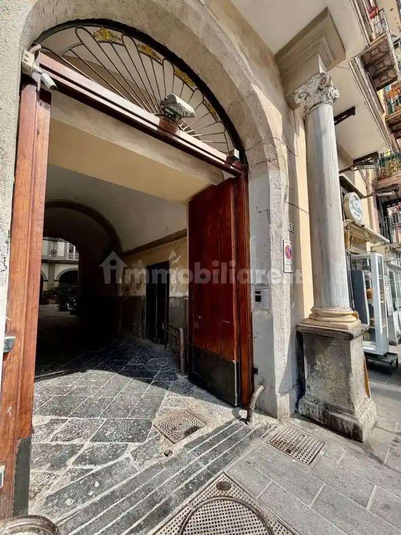 Appartamento in vendita a Napoli