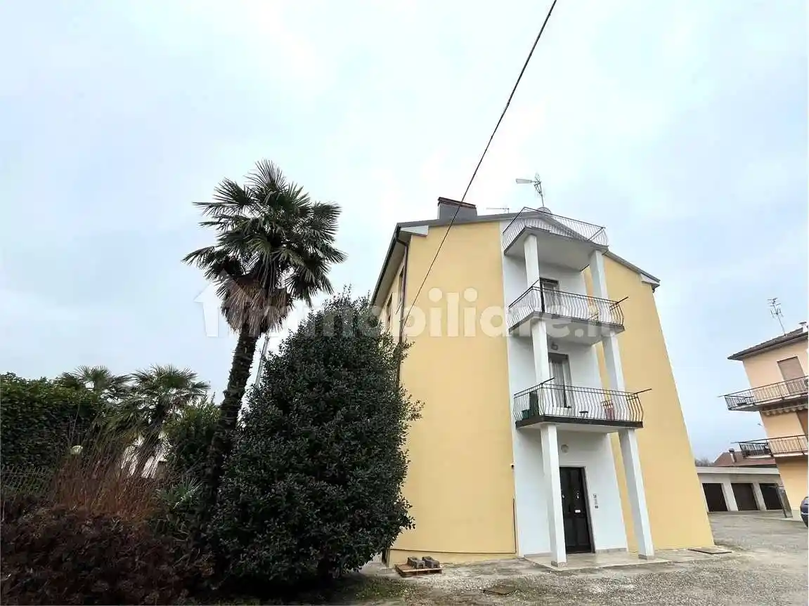 Appartamento in vendita a Sesto Calende