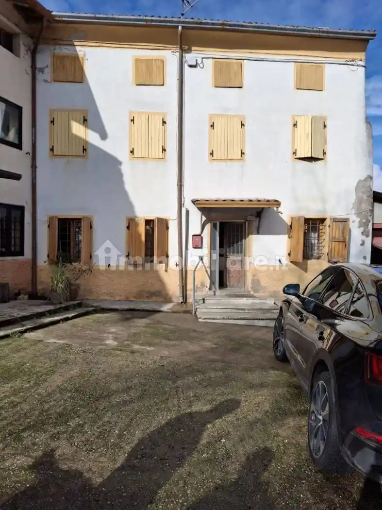 Rustico - Casale in vendita a San Giovanni Ilarione