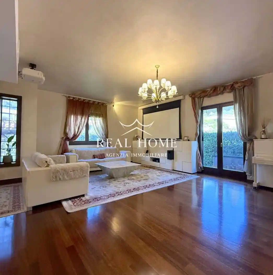 Villetta a schiera in vendita a Prato