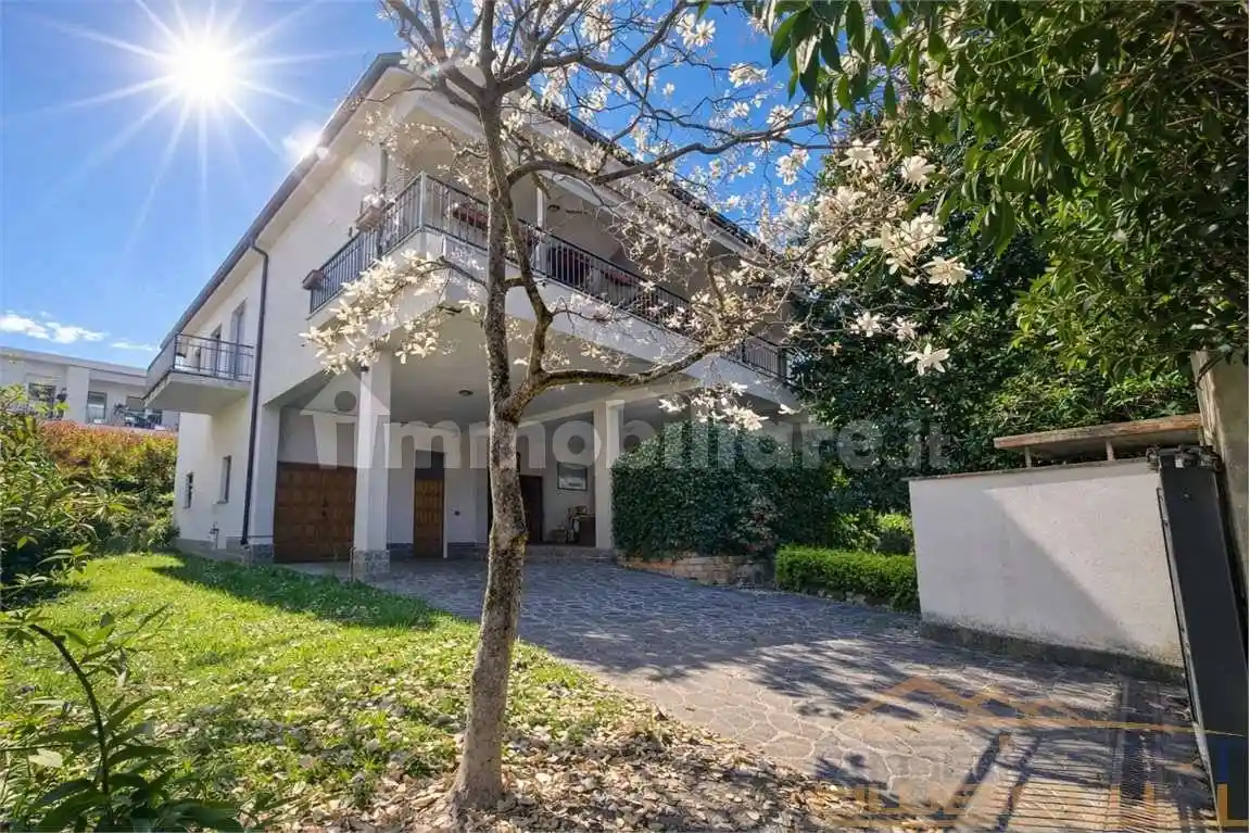 Villa in vendita a Merate