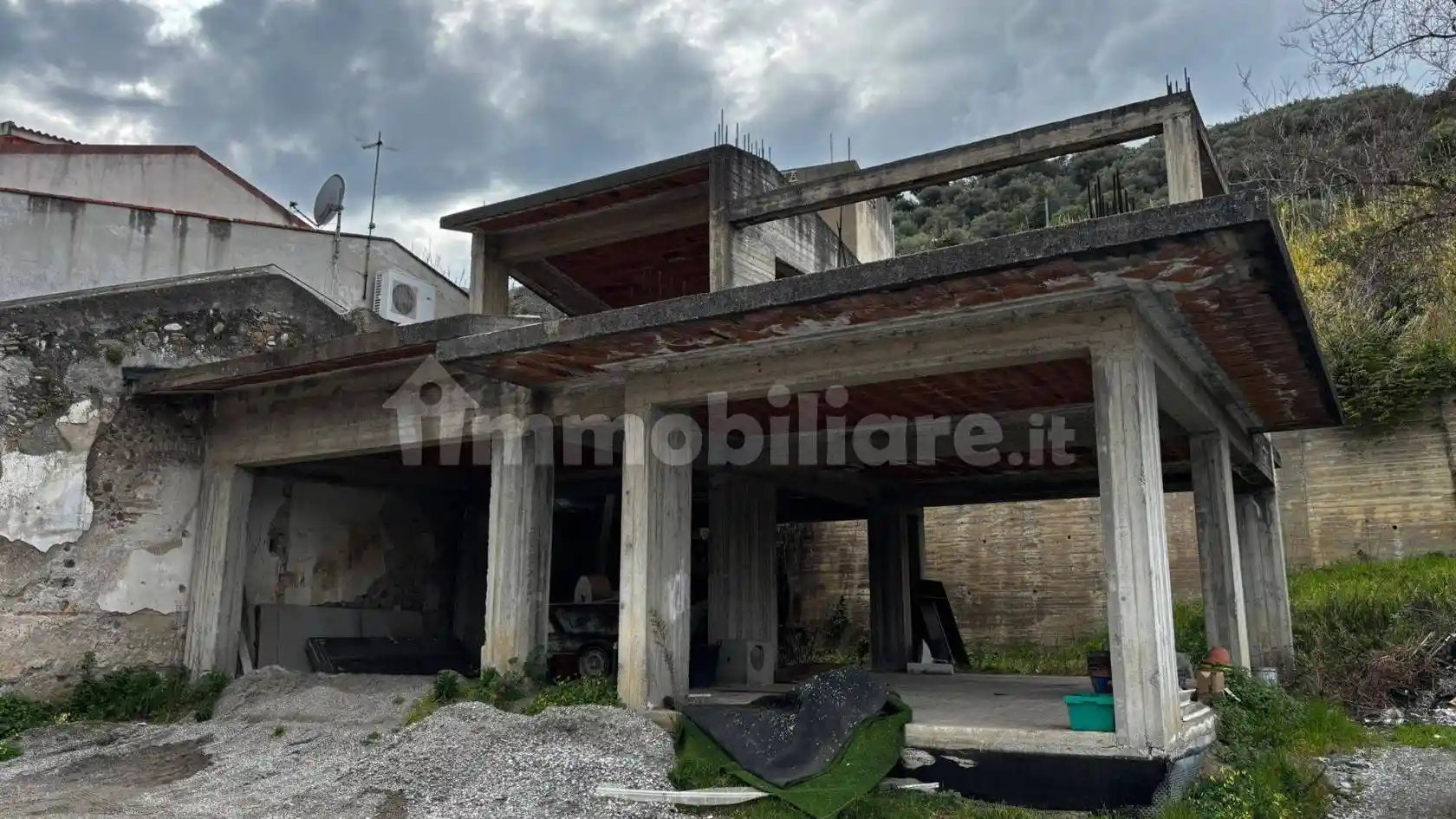 Rustico - Casale in vendita a Gualtieri Sicaminò