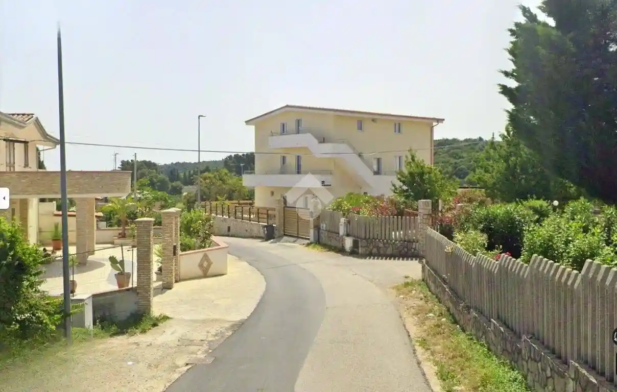 Palazzo - Edificio in vendita a Ischitella