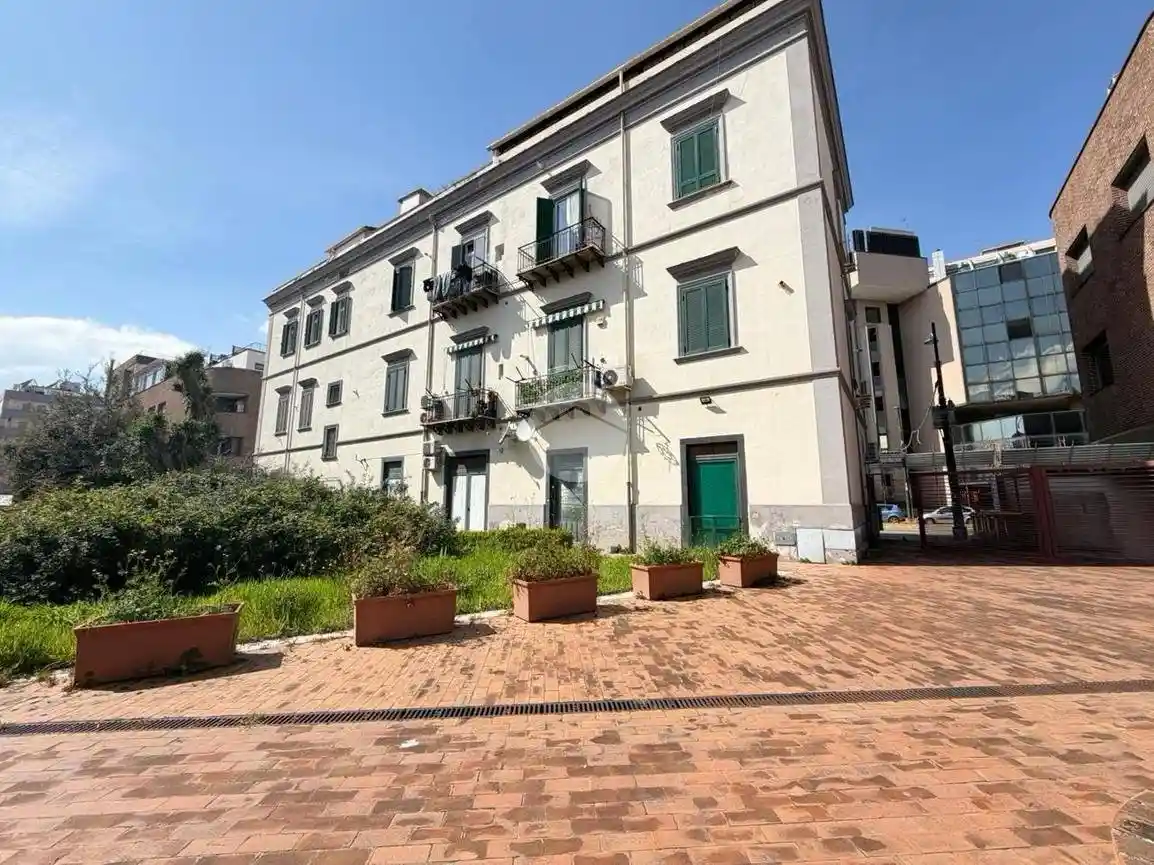 Appartamento in vendita a Napoli