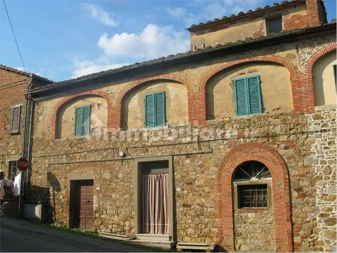 Casa indipendente in vendita a Lucignano