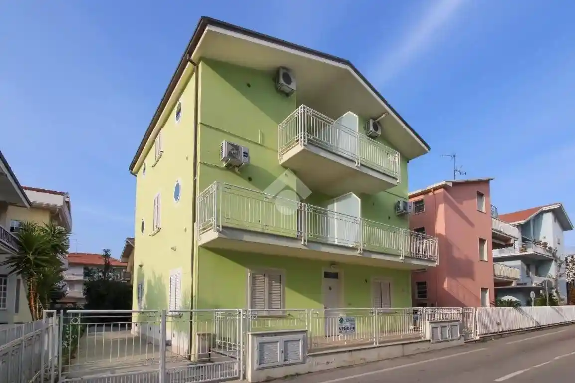 Palazzo - Edificio in vendita a Alba Adriatica