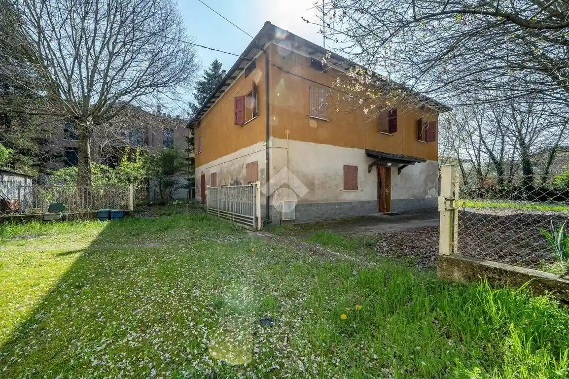 Casa indipendente in vendita a Reggio Emilia