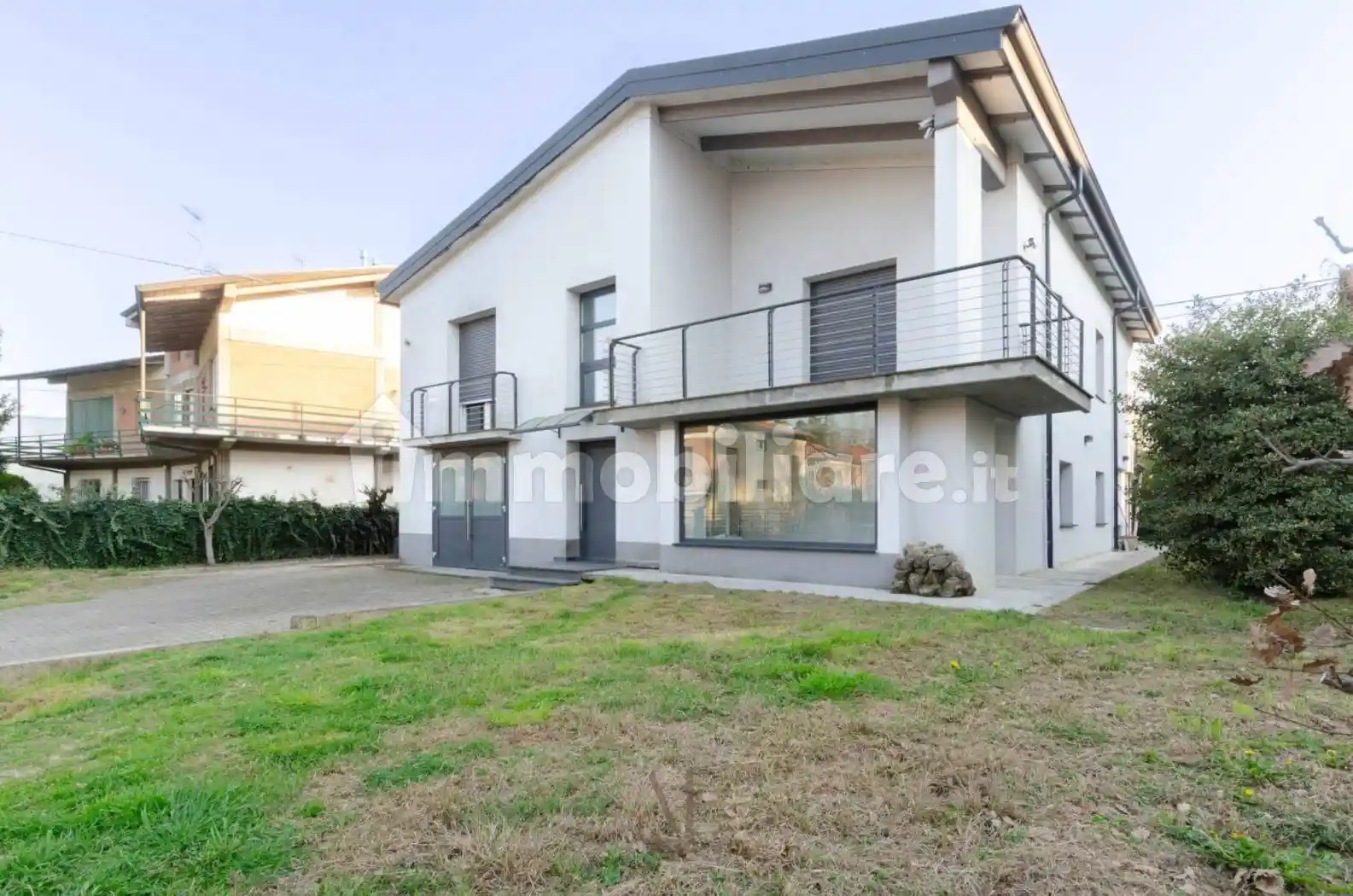 Villa in vendita a Montecchio Emilia