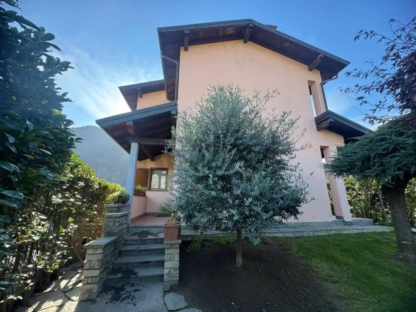 Casa indipendente in vendita a Gravellona Toce