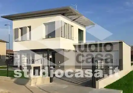 Villa in vendita a Villa d'Adda
