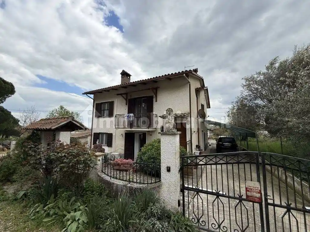Villa in vendita a Castiglione del Lago