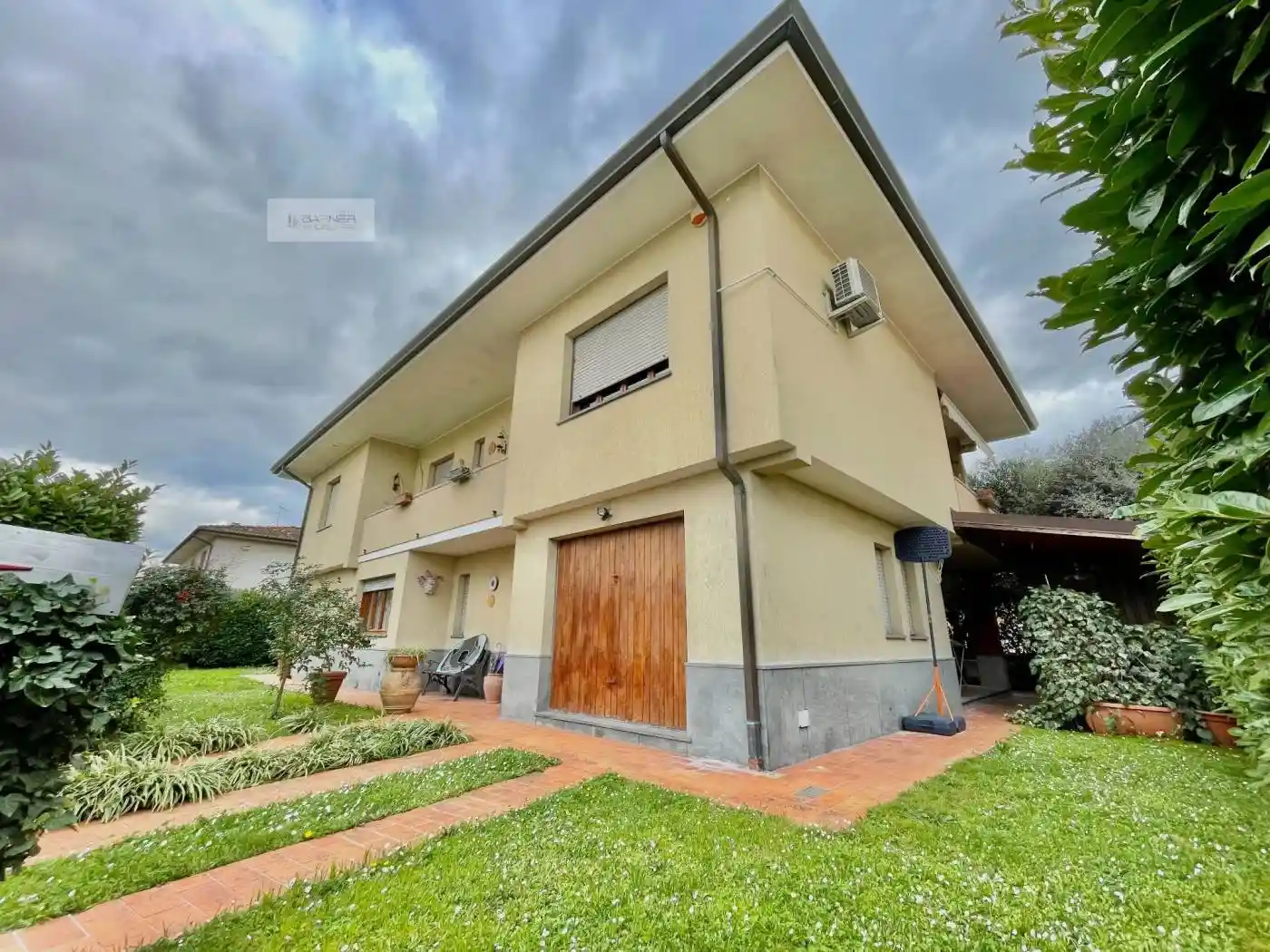 Villa in vendita a Lucca