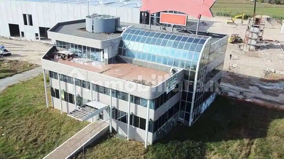 Palazzo - Stabile in vendita a Gatteo