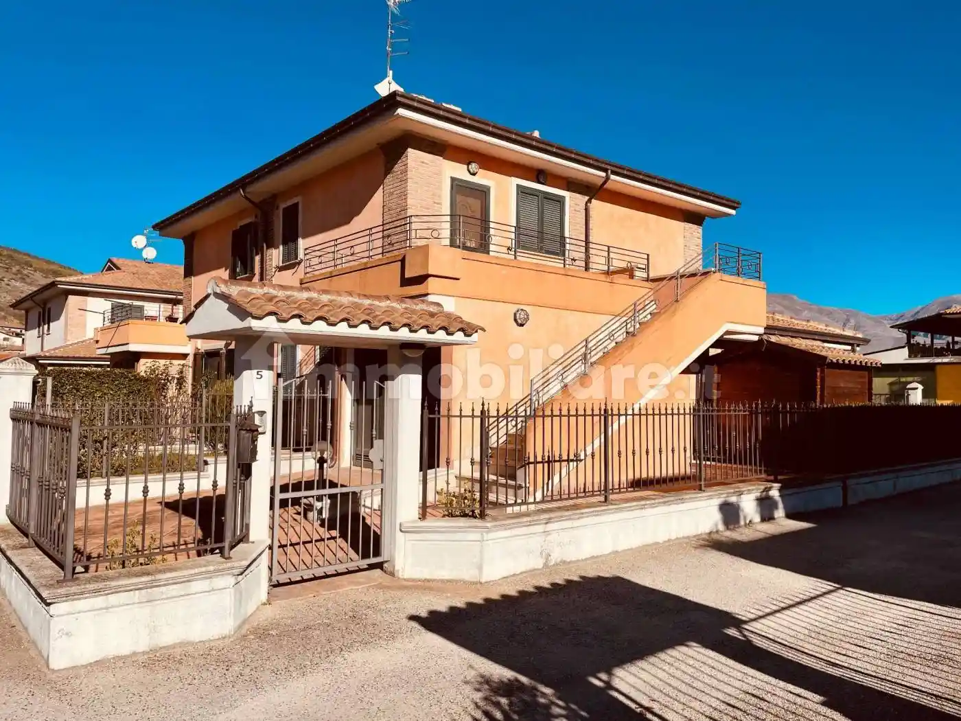 Casa indipendente in vendita a Scurcola Marsicana