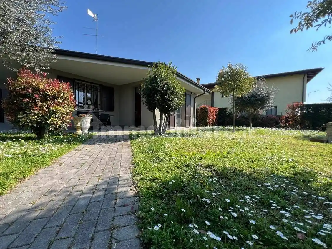 Villa in vendita a Bagnolo San Vito