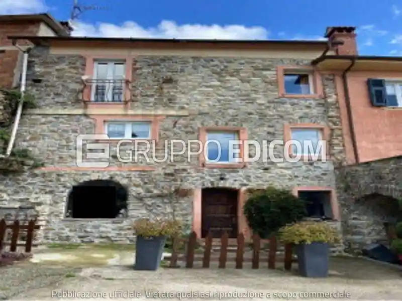 Appartamento in vendita a Podenzana