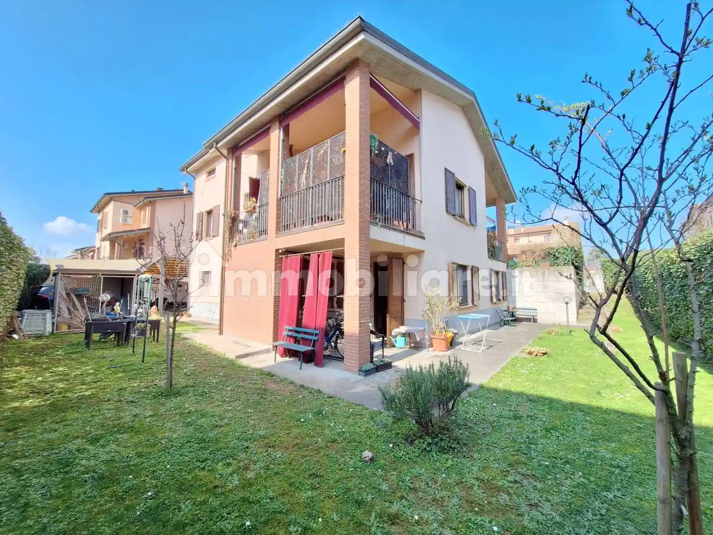 Villa in vendita a Lesignano de' Bagni