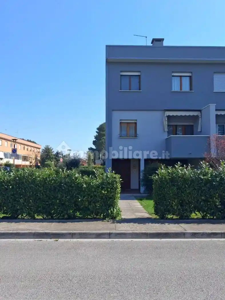 Villetta a schiera in affitto a Lignano Sabbiadoro