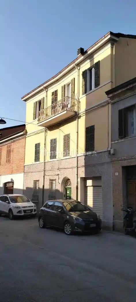 Palazzo - Edificio in vendita a Forlì